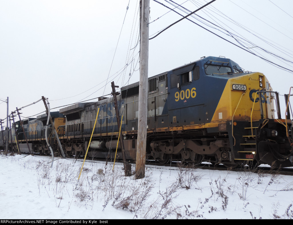 CSX 9006 on M634